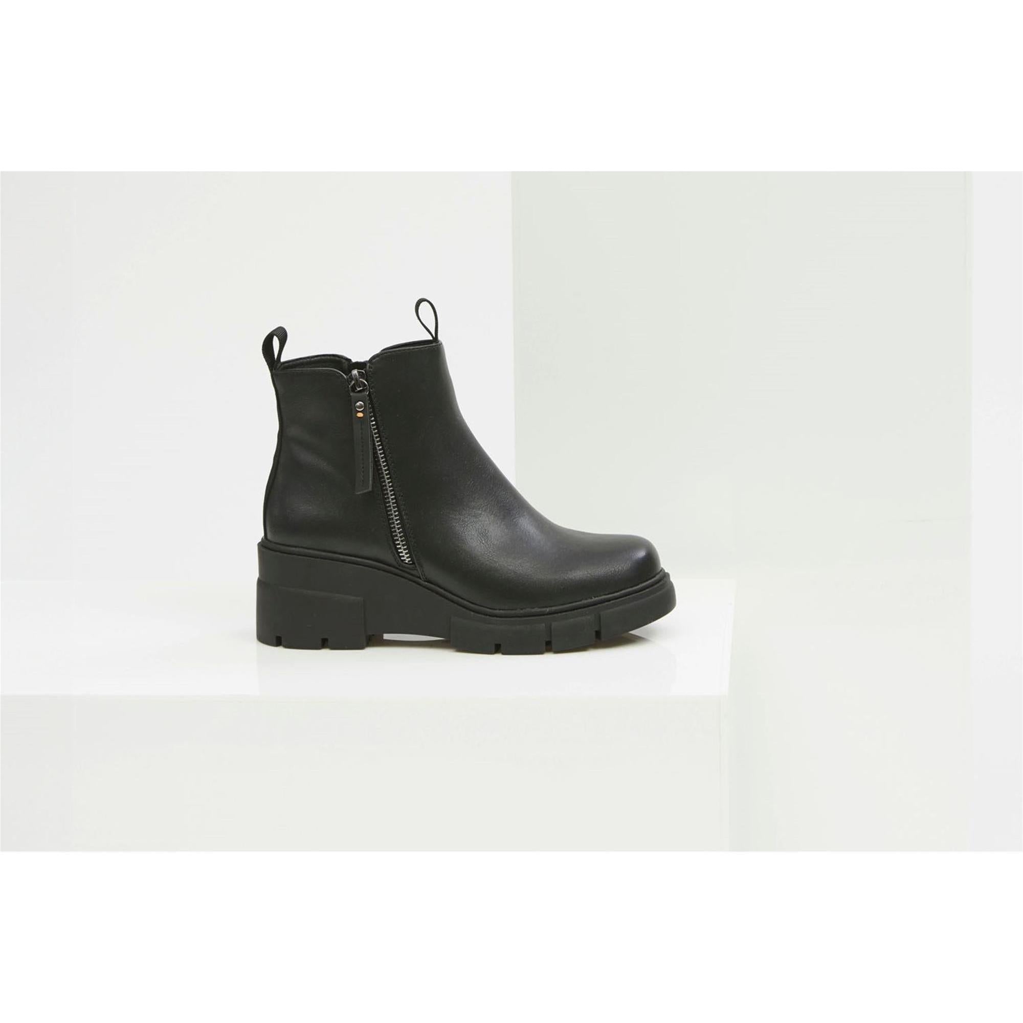 Women's black waterproof ankle boots with side zipper and chunky sole, Westland 582603 Willey 03.