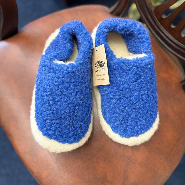 Yoko unisex deep blue wool slippers with white inner lining, cozy and warm, made from 100% wool for comfort.