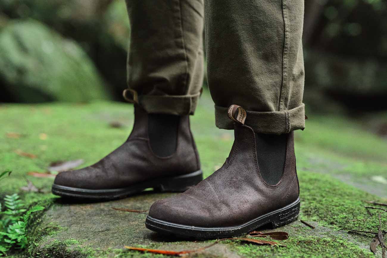 Blundstone 2610 dark brown Chelsea boot, detail and lifestyle view 4