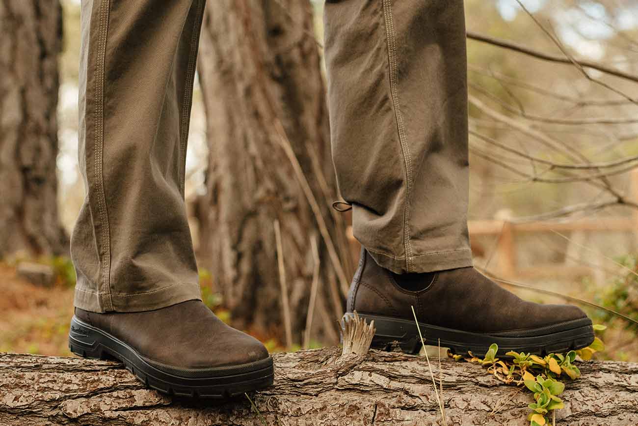 Blundstone 2634 rocky road Chelsea boot, detail and lifestyle view 3