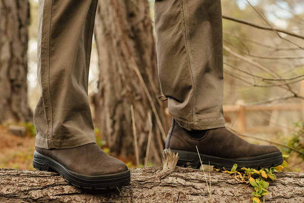 Blundstone 2634 rocky road Chelsea boot, detail and lifestyle view 3