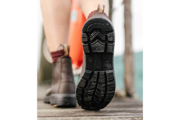 Blundstone 2634 rocky road Chelsea boot, detail and lifestyle view 4
