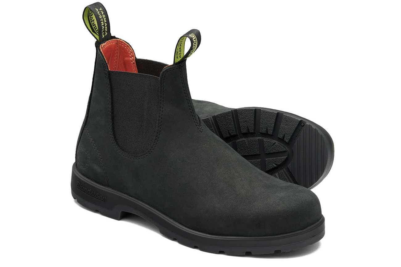 Blundstone 2646 black nzl Chelsea boot, paired boots and outsole view