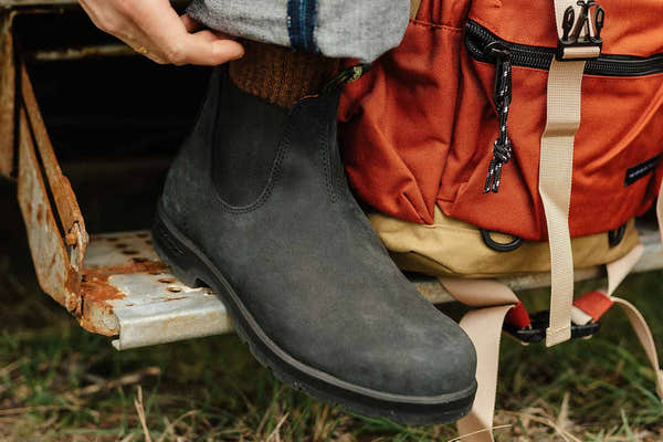 Blundstone 2646 black nzl Chelsea boot, detail and lifestyle view 4