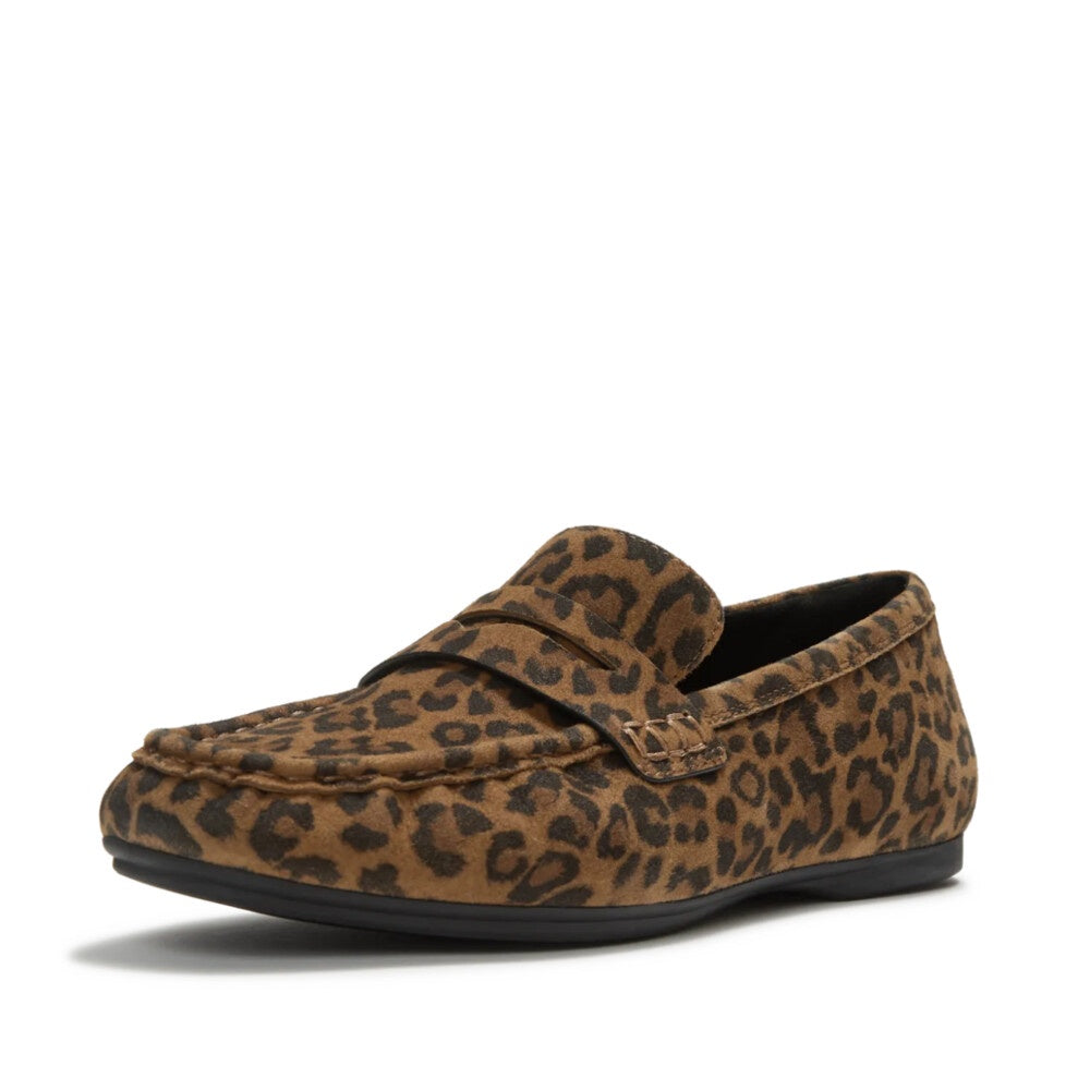 FitFlop ADS-E76, Tan/Black, three-quarter view.