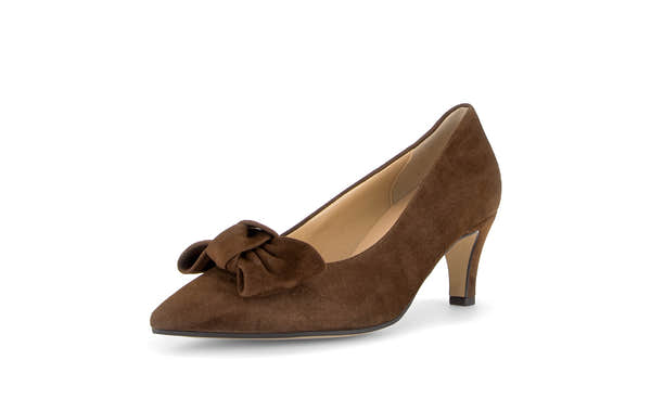 Gabor 3014.02.003 Dusty in cacao brown, front three-quarter view.