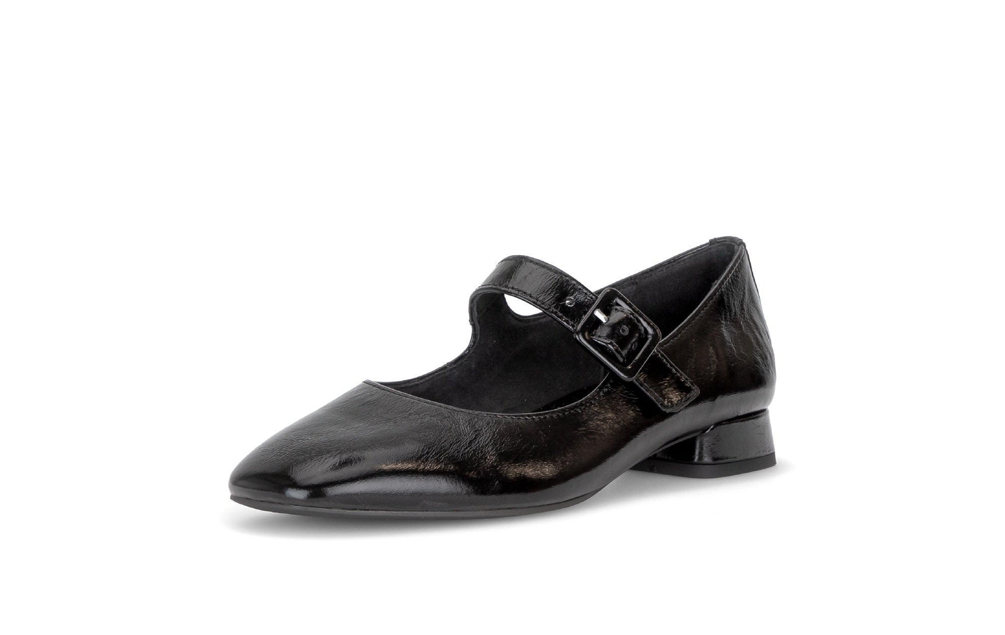 Gabor 3020.02.001 Iggy in black, front three-quarter view.