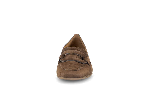 Gabor Great cacao brown loafers, front view.