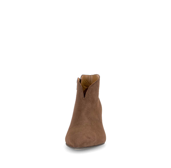 Gabor Terri cacao brown heeled ankle boots, front view.