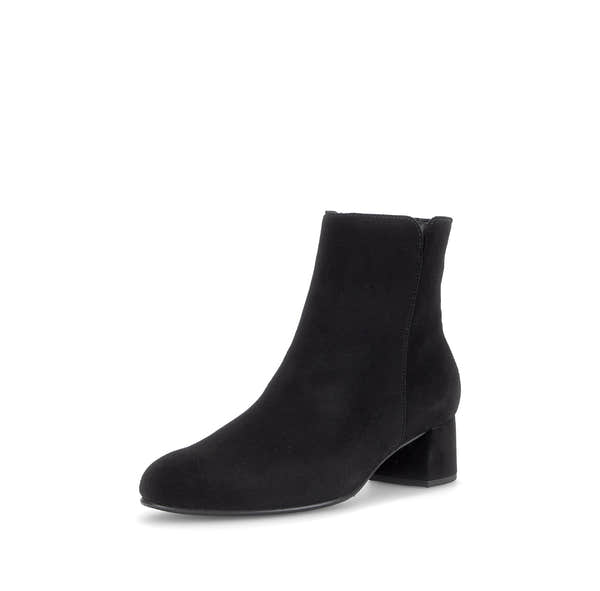 Gabor 8036.01.002 Abbey in black, front three-quarter view.