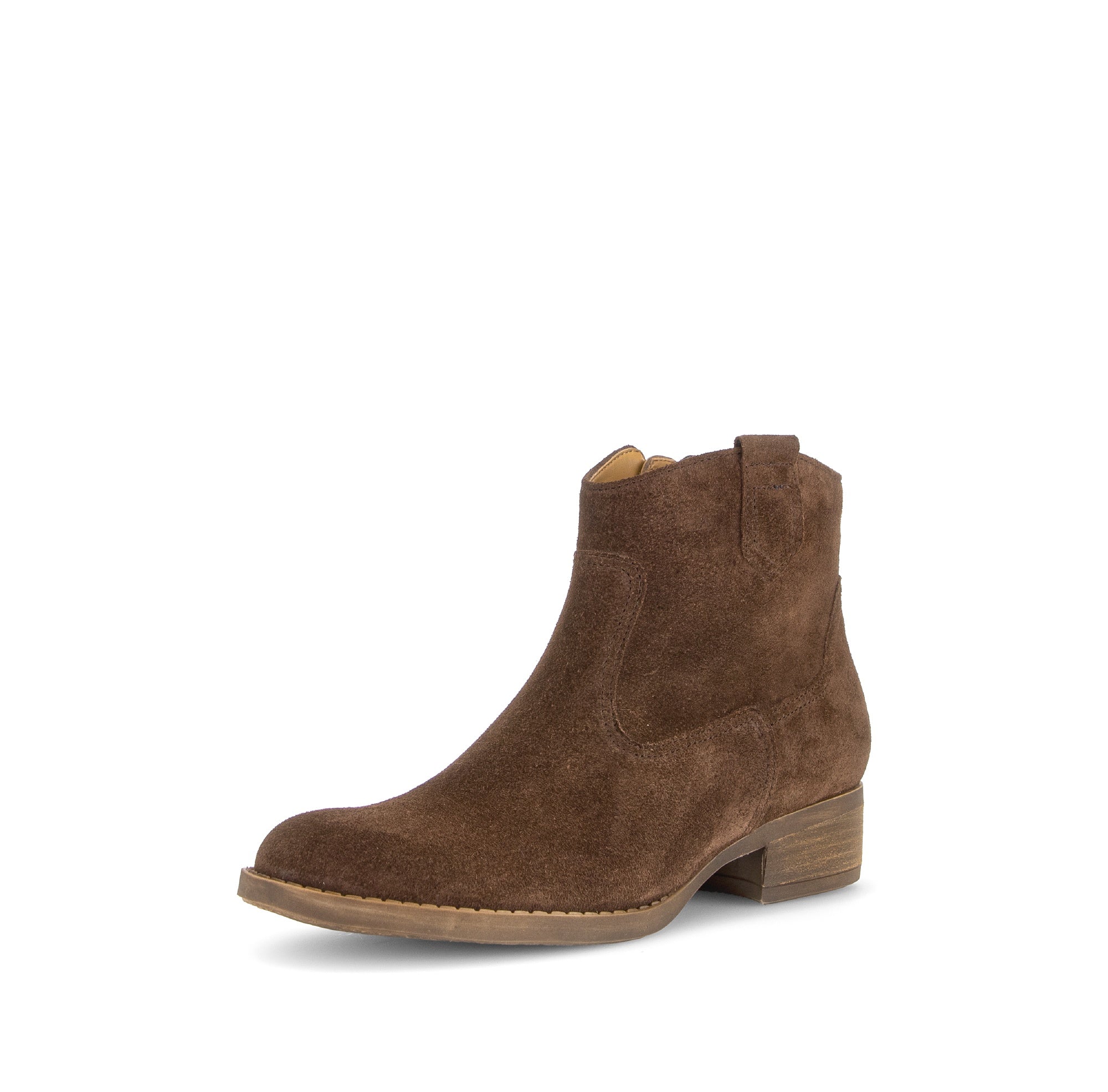 Gabor 8038.02.001 Grove in cacao brown, front three-quarter view.