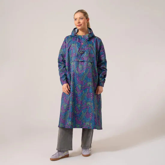 Unisex festival poncho in vibrant neon jazz colors with abstract pattern, rainproof, oversized fit, perfect for outdoor events.