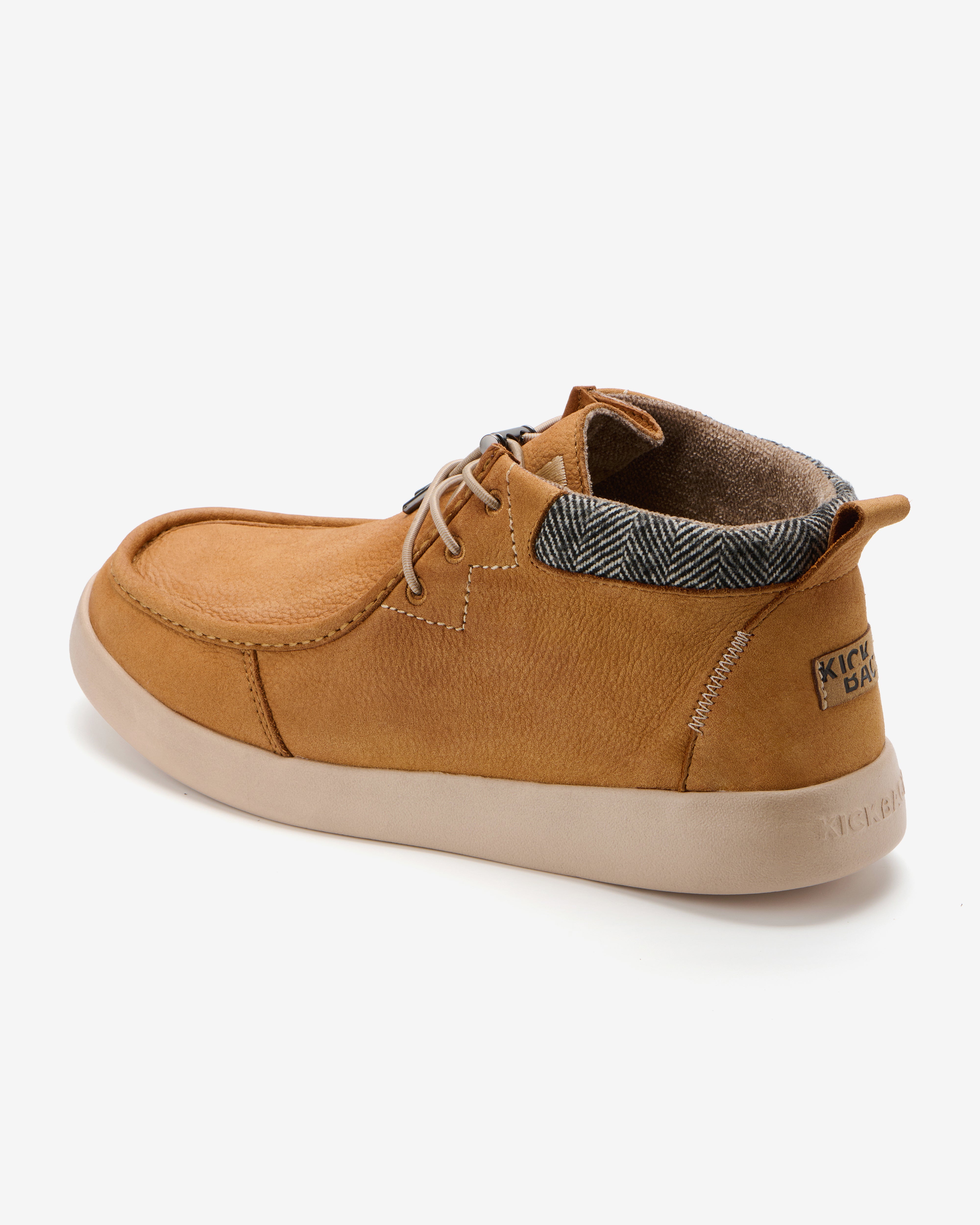 Kickback Hoogah men's tan waxed leather chukka ankle boots, rear angle.