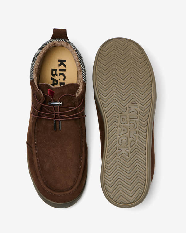 Kickback Hoogah men's chocolate leather chukka ankle boot, top and sole view.