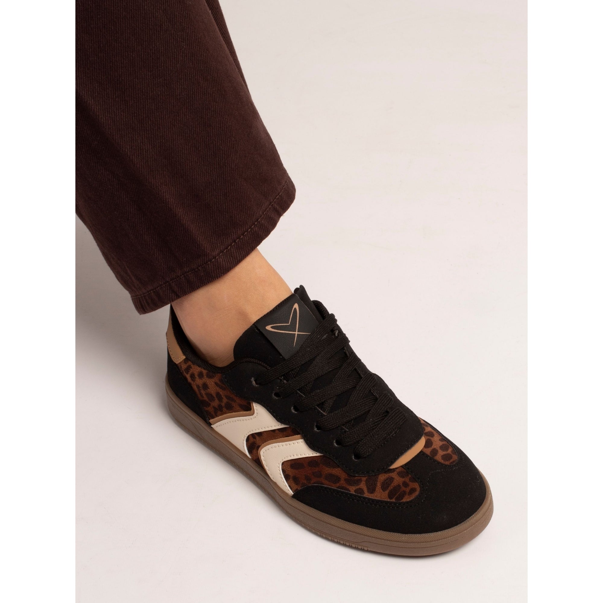 Lunar DLB213 Jersey Ladies Black Lace Up Trainers, alternate product view 3.