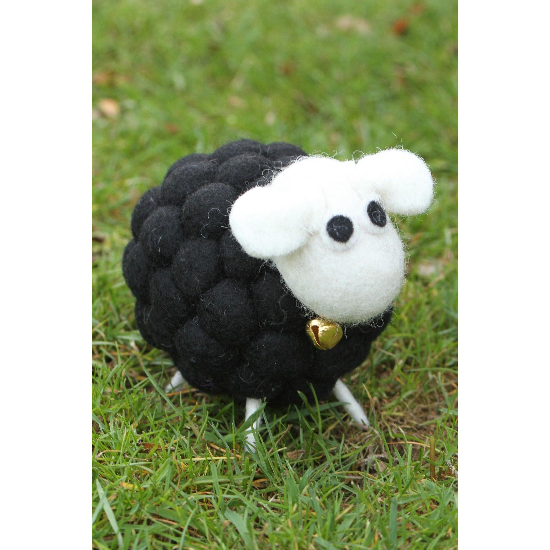 Pachamama Brenda The Black Sheep, felt animal decoration; product view 3.