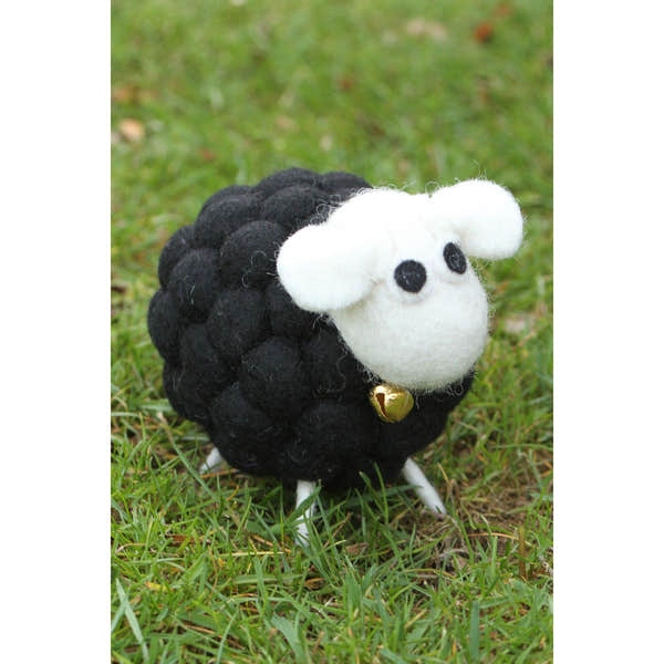 Pachamama Brenda The Black Sheep, felt animal decoration; product view 3.