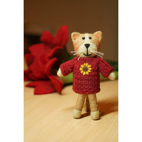 Pachamama Catalina The Kitten, felt animal decoration; product view 2.