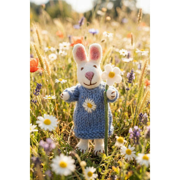 Pachamama Daisy The Rabbit, felt animal decoration; product view 3.