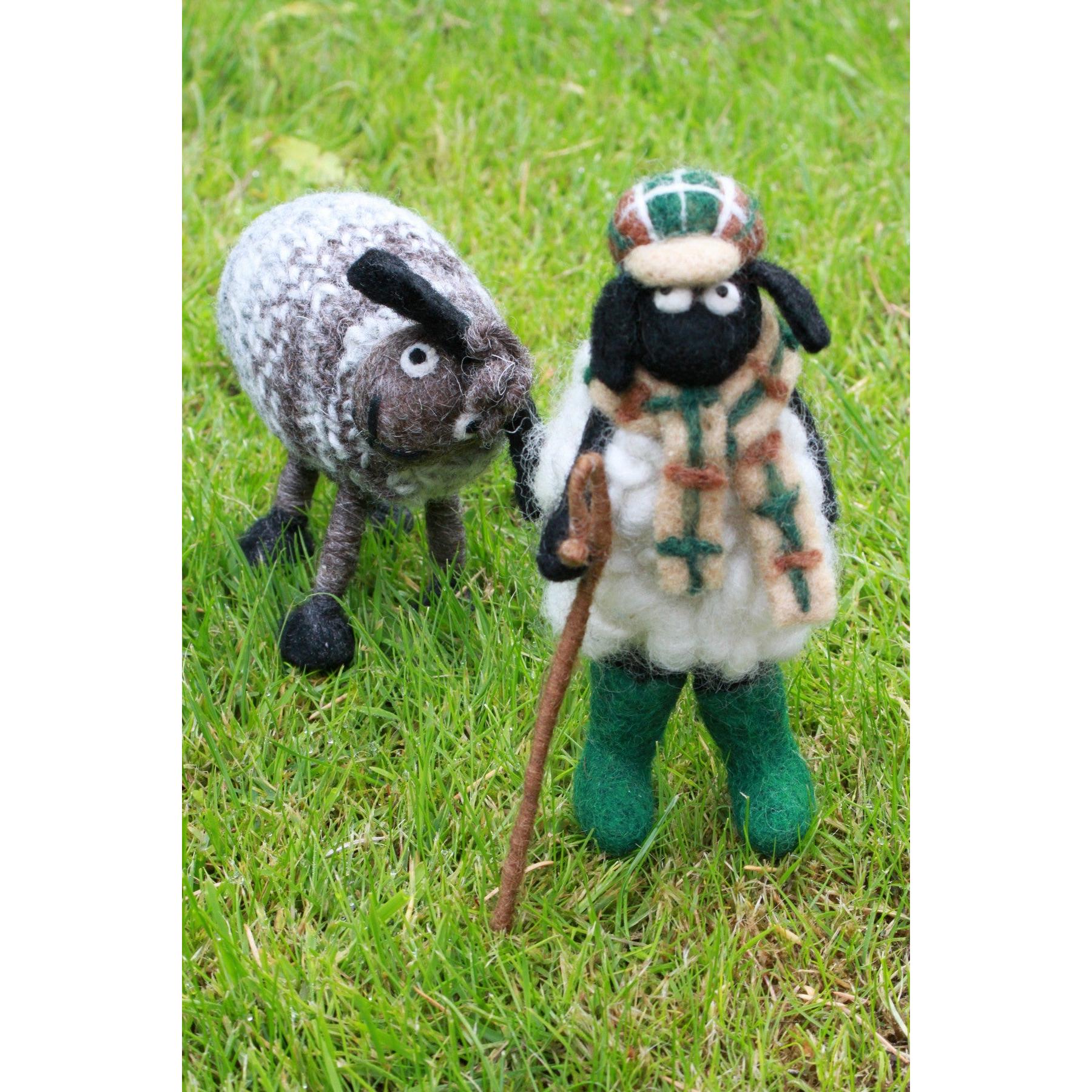 Pachamama Flat Cap Stanley, felt animal decoration; product view 4.
