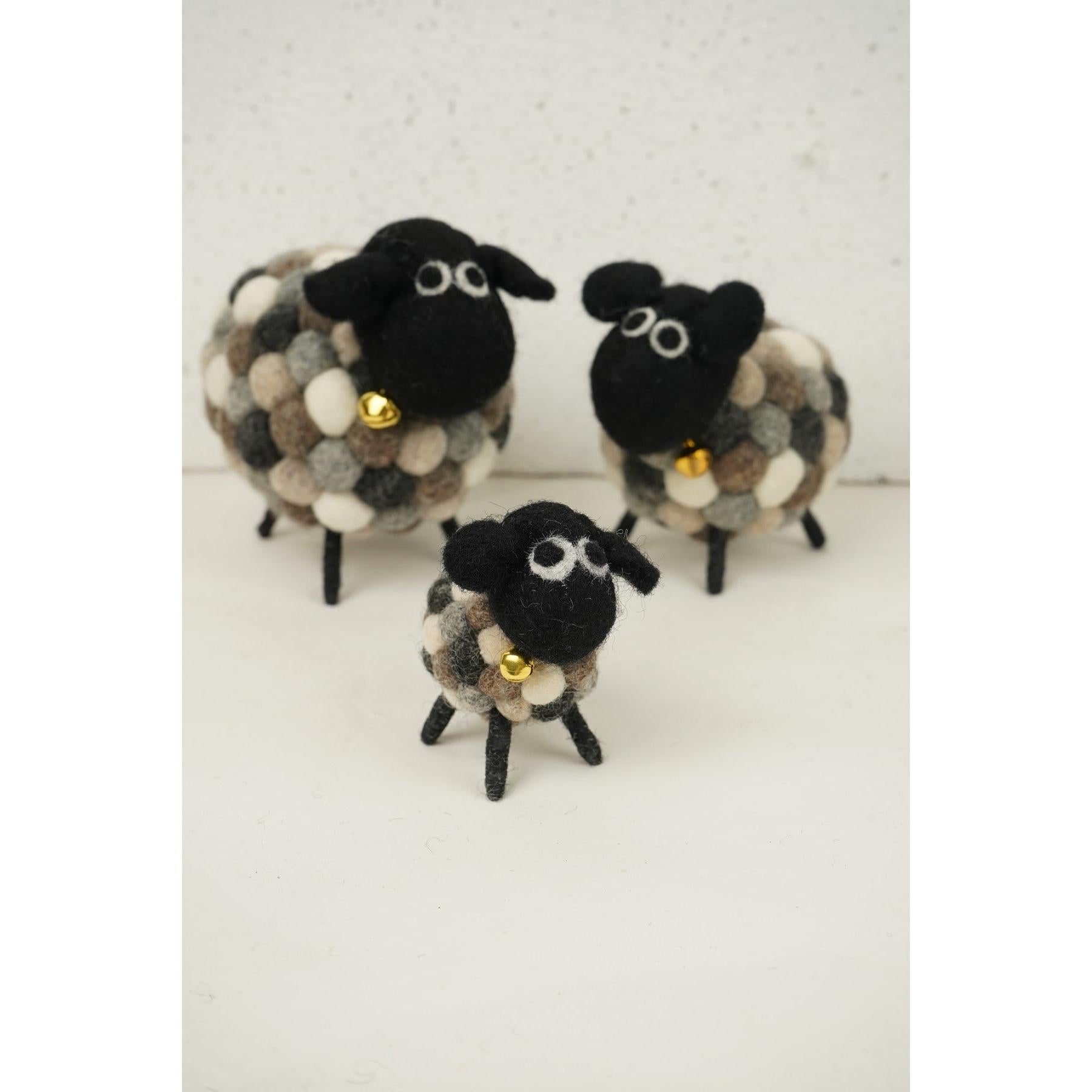 Pachamama Mini Helen, felt animal decoration; product view 4.