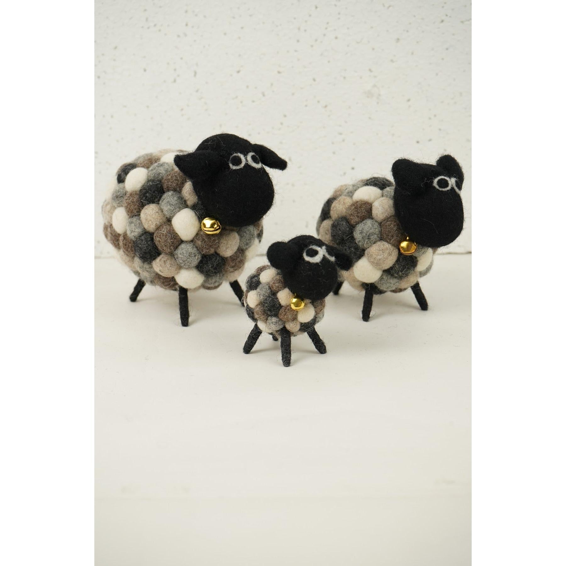 Pachamama Mini Helen, felt animal decoration; product view 5.