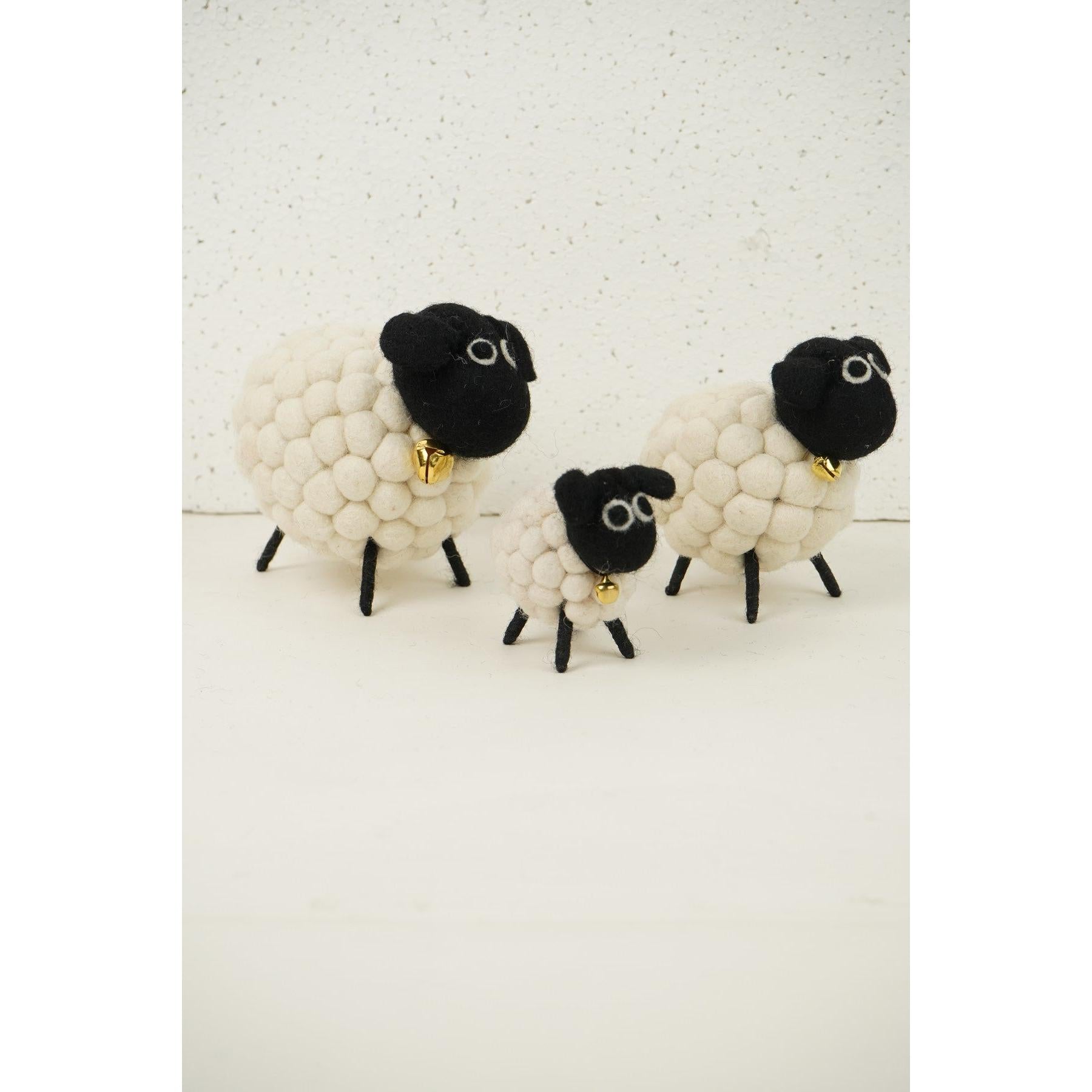 Pachamama Mini Tessa, felt animal decoration; product view 4.