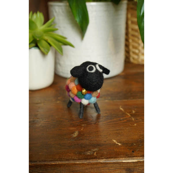 Pachamama Mini Ziggy, felt animal decoration; product view.