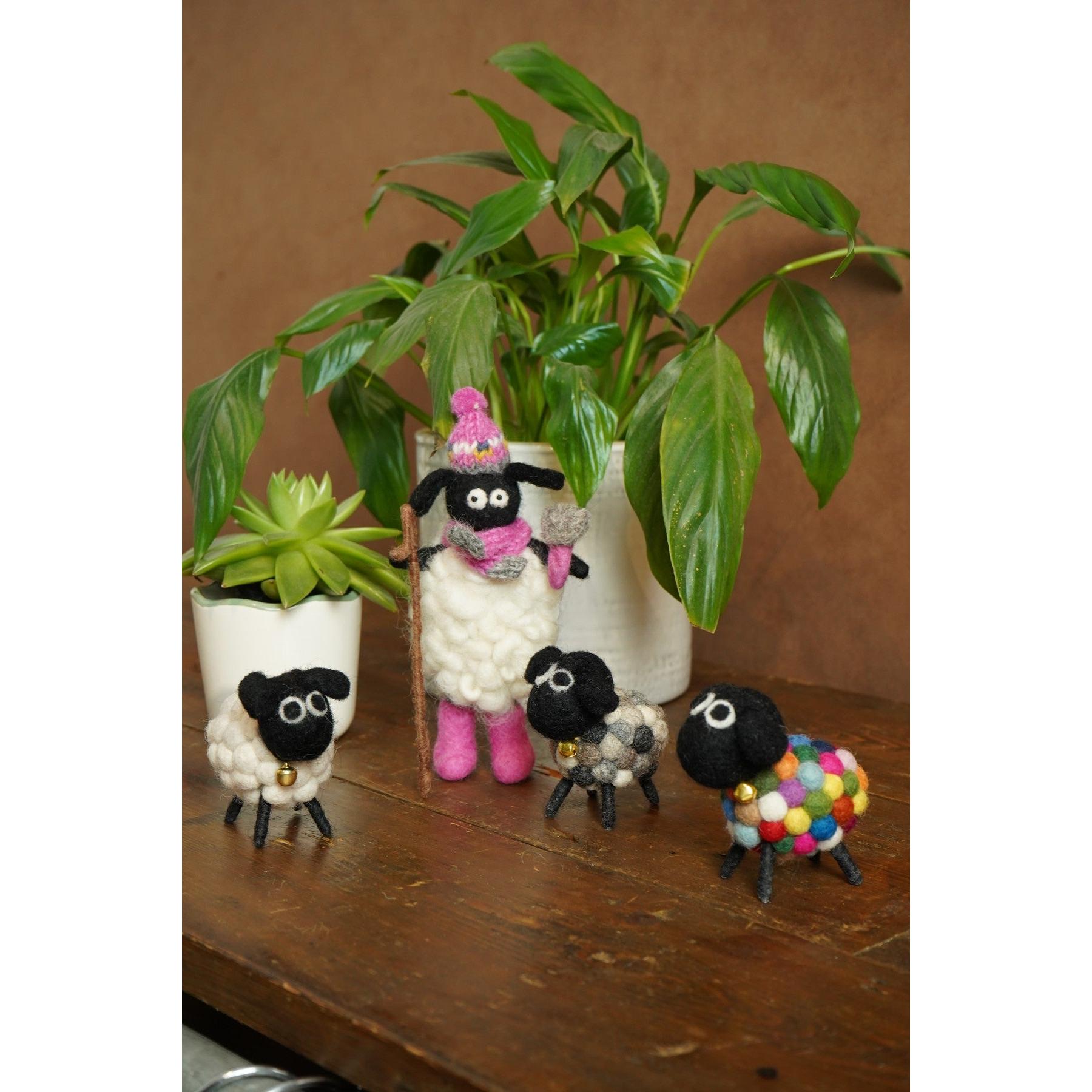 Pachamama Shearing Sheila, felt animal decoration; product view 2.