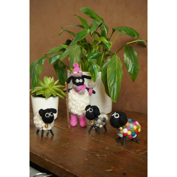Pachamama Shearing Sheila, felt animal decoration; product view 2.