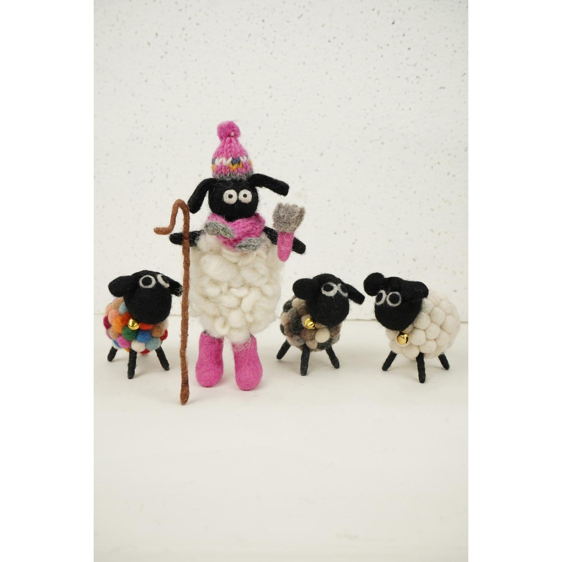 Pachamama Shearing Sheila, felt animal decoration; product view 6.