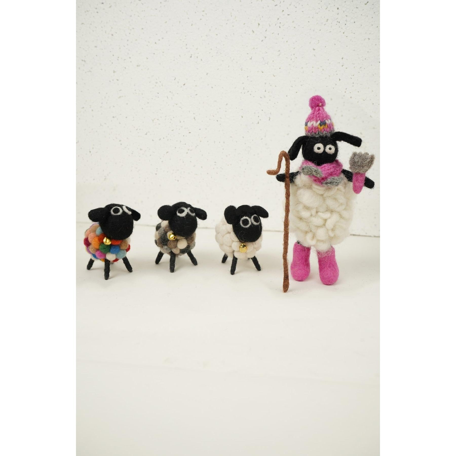 Pachamama Shearing Sheila, felt animal decoration; product view 7.