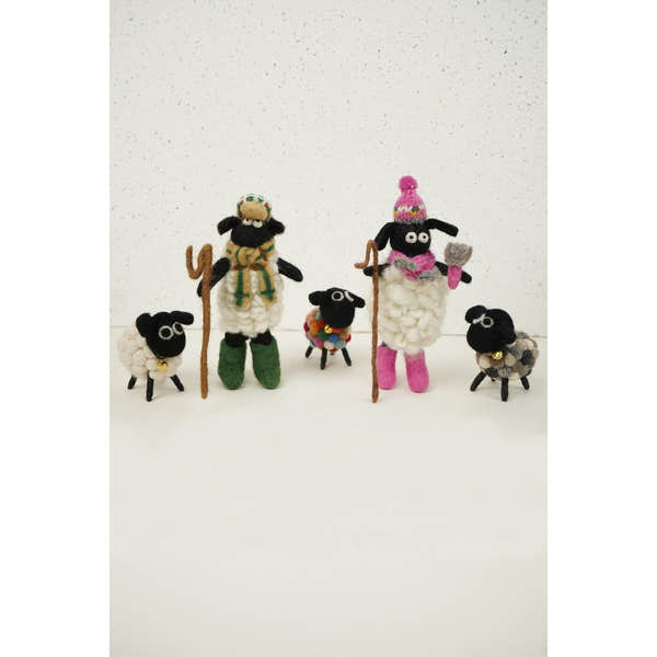 Pachamama Shearing Sheila, felt animal decoration; product view 8.