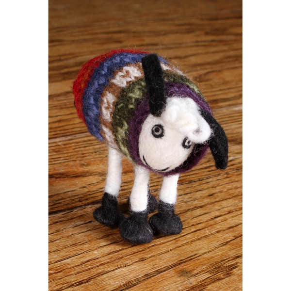 Pachamama Tank Top Tim, felt animal decoration; product view 3.