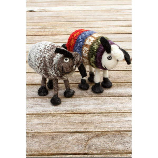 Pachamama Tank Top Tina, felt animal decoration; product view 5.