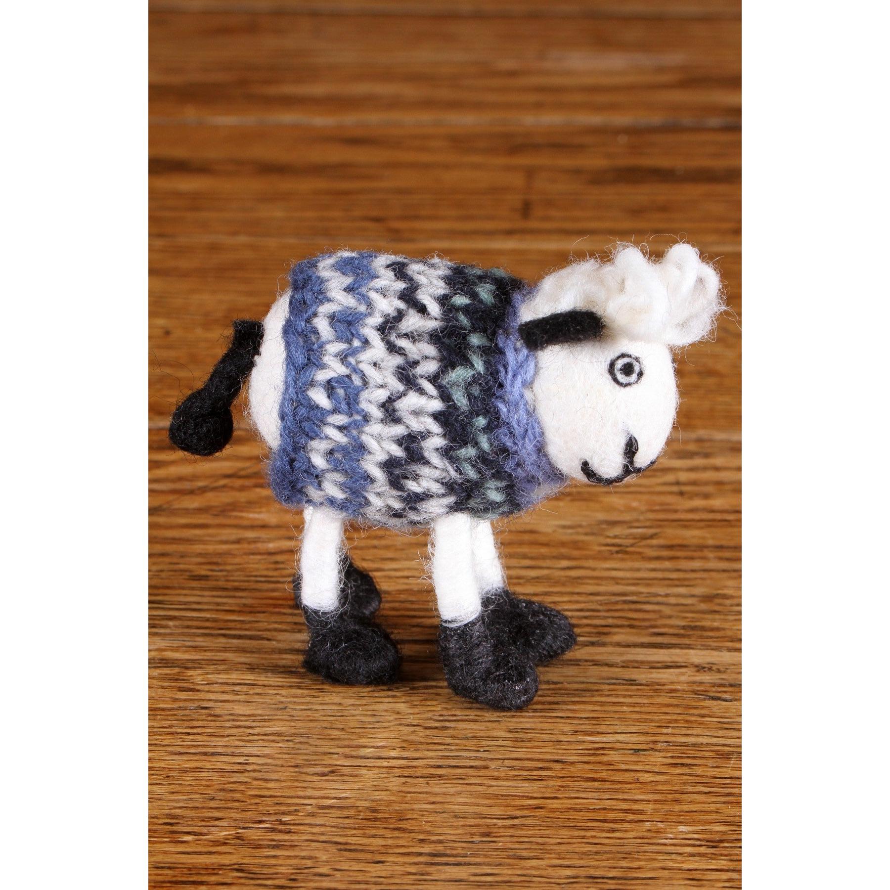 Pachamama Tank Top Trevor, felt animal decoration; product view 3.