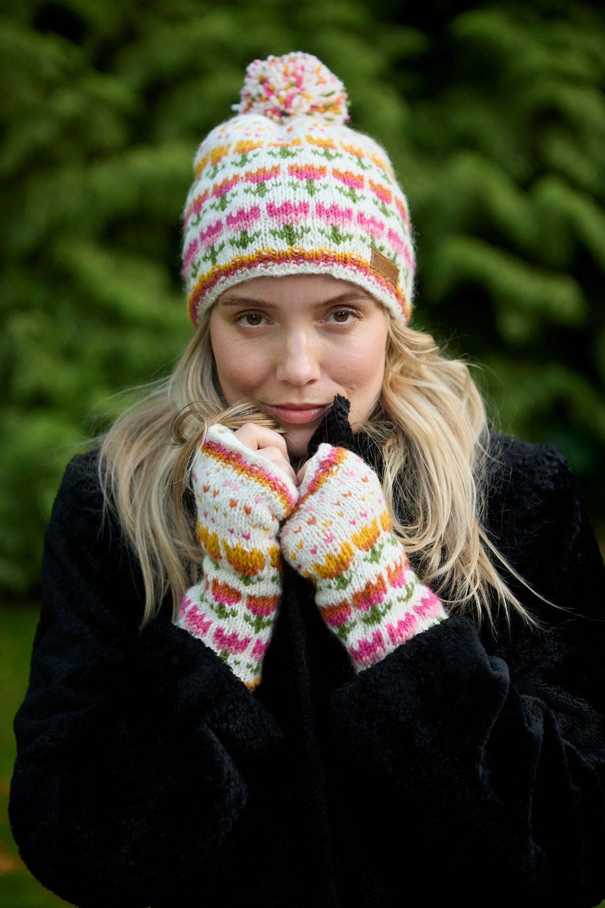 Pachamama Tulip Handwarmer, with bright tulip motifs; product view 6.