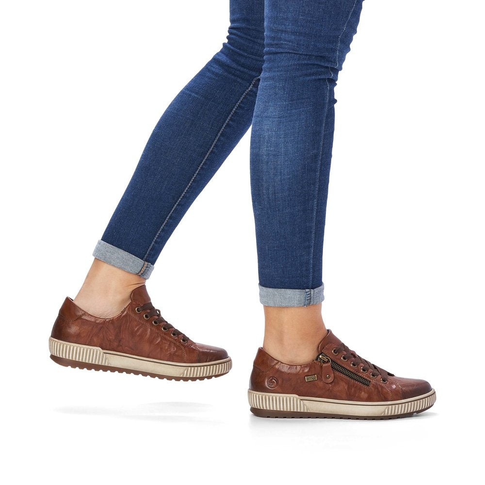 Remonte D0700-22 women's wide brown leather water resistant zip & lace shoes, on-foot lifestyle view.