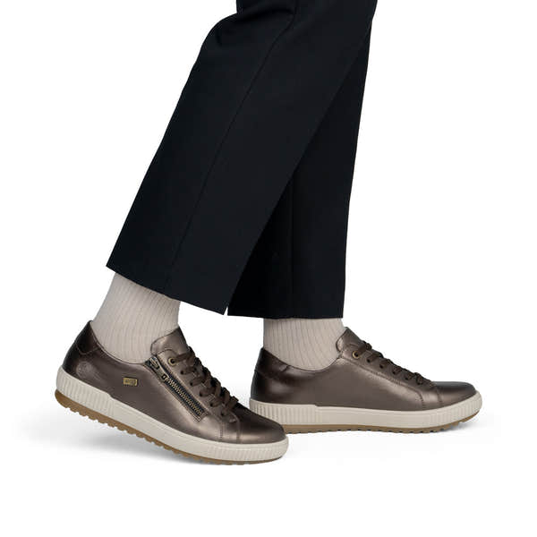 Remonte D0700-90 women's wide grey leather water resistant zip & lace shoes, on-foot lifestyle view.