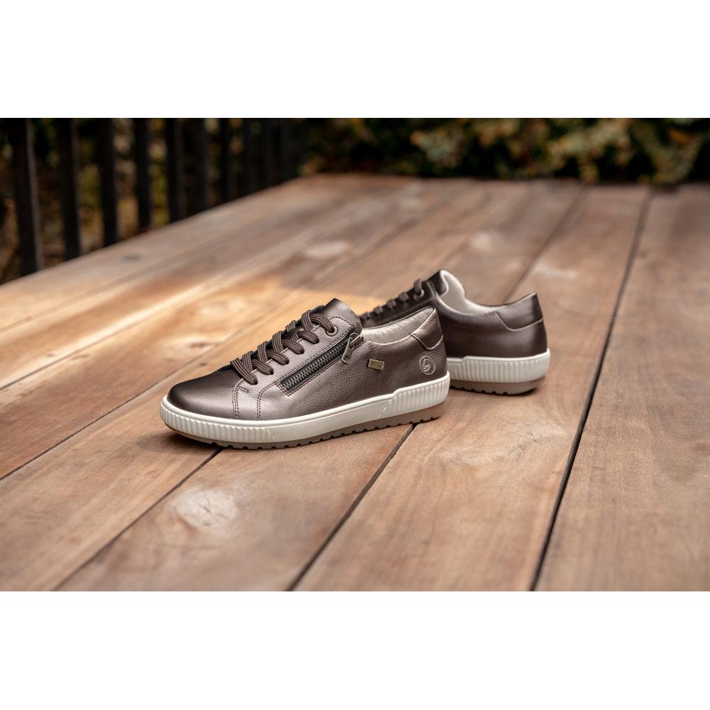 Remonte D0700-90 women's wide grey leather water resistant zip & lace shoes, lifestyle view 1 of 2.