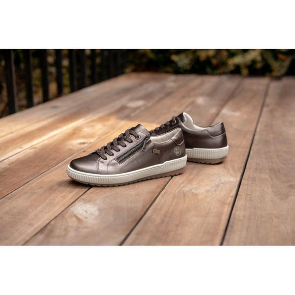 Remonte D0700-90 women's wide grey leather water resistant zip & lace shoes, lifestyle view 1 of 2.