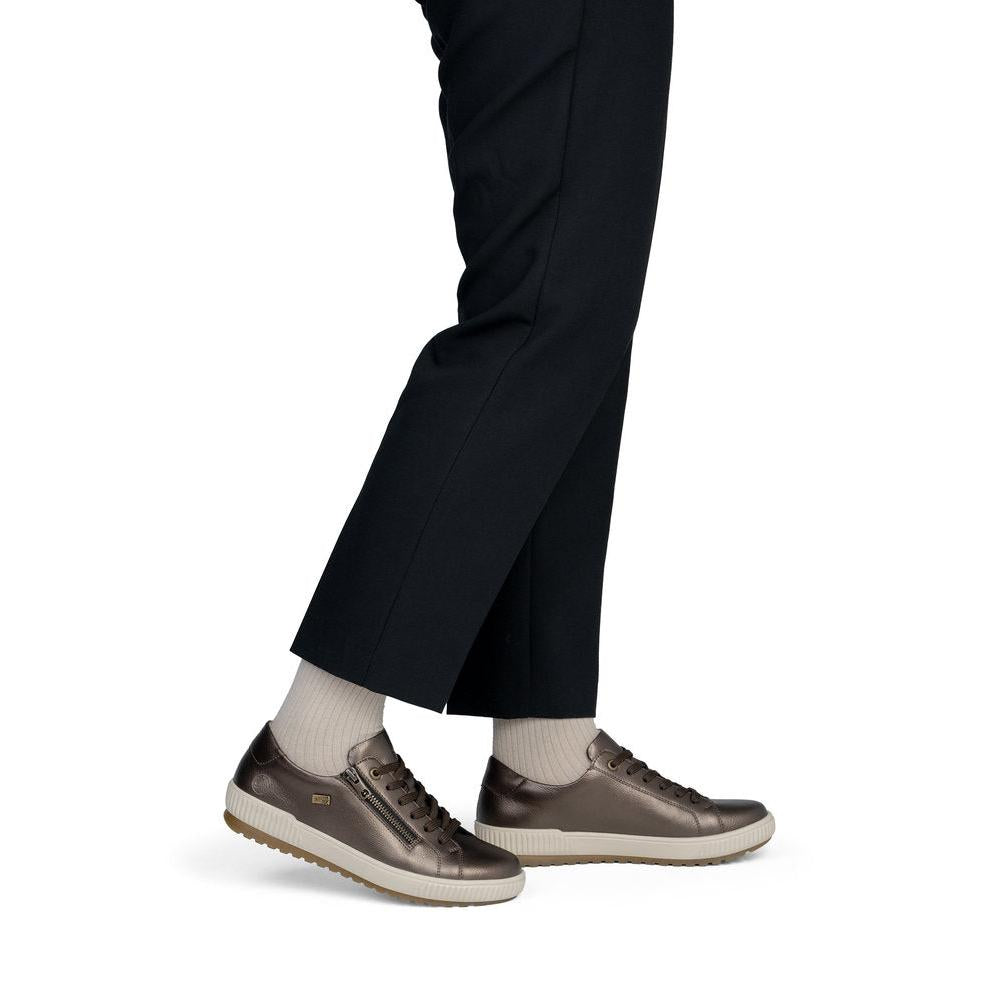 Remonte D0700-90 women's wide grey leather water resistant zip & lace shoes, on-foot lifestyle view.