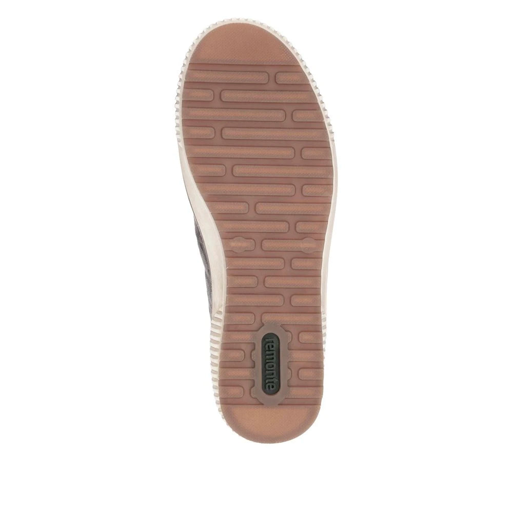 Remonte D0772-25 women's havana brown leather water resistant zip & lace ankle boots, sole and tread view.