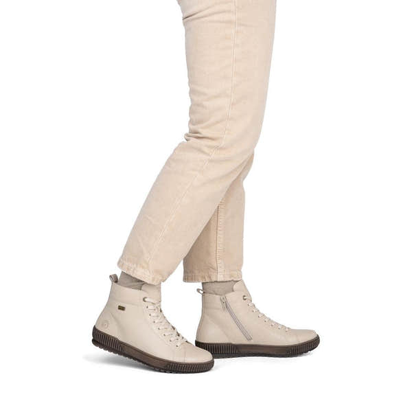 Remonte D0782-62 women's wide off white leather water resistant zip & lace ankle boots, on-foot lifestyle view.