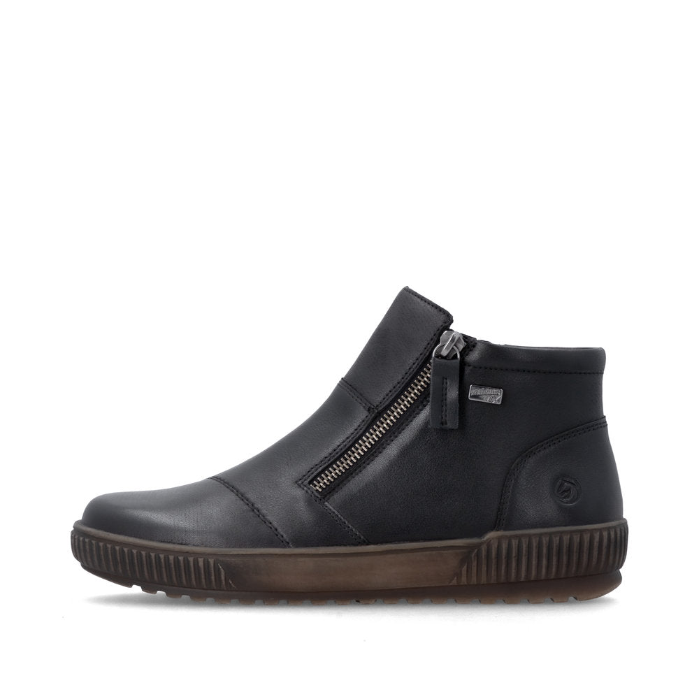 Remonte D0783-00 women's wide black leather water resistant side zip ankle boots, inner side view.