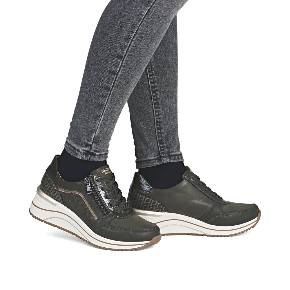 Remonte D0T16-54 women's wide green zip & lace shoes, on-foot lifestyle view.