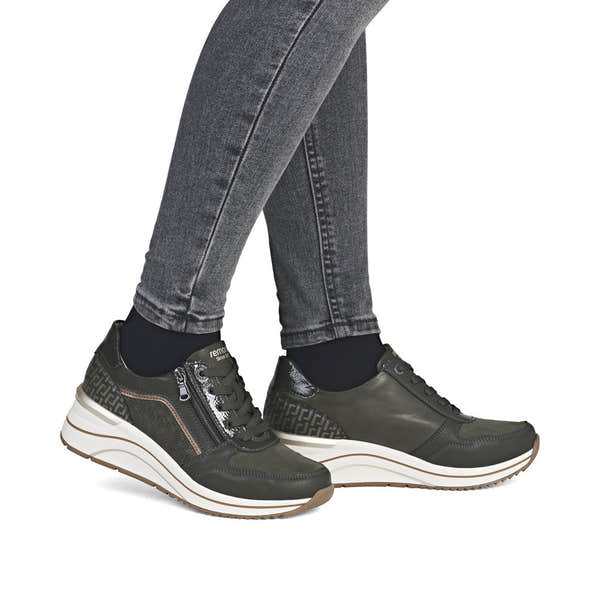 Remonte D0T16-54 women's wide green zip & lace shoes, on-foot lifestyle view.