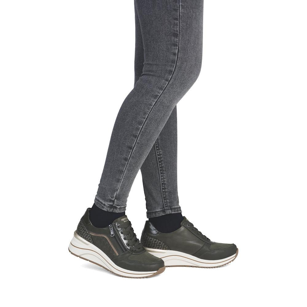 Remonte D0T16-54 women's wide green zip & lace shoes, on-foot lifestyle view.