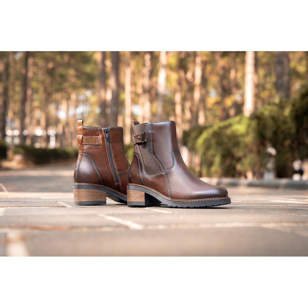 Remonte D1A82-22 women's brown leather side zip ankle boots, lifestyle view 3 of 5.