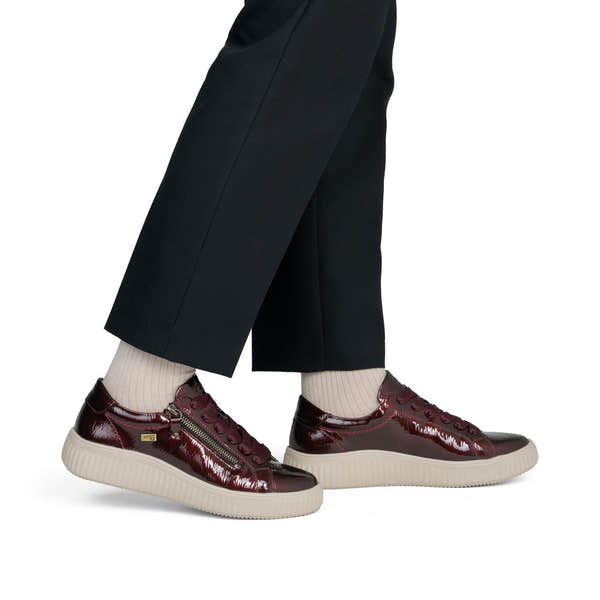 Remonte D3E07-35 women's wide red water resistant vegan zip & lace shoes, on-foot lifestyle view.